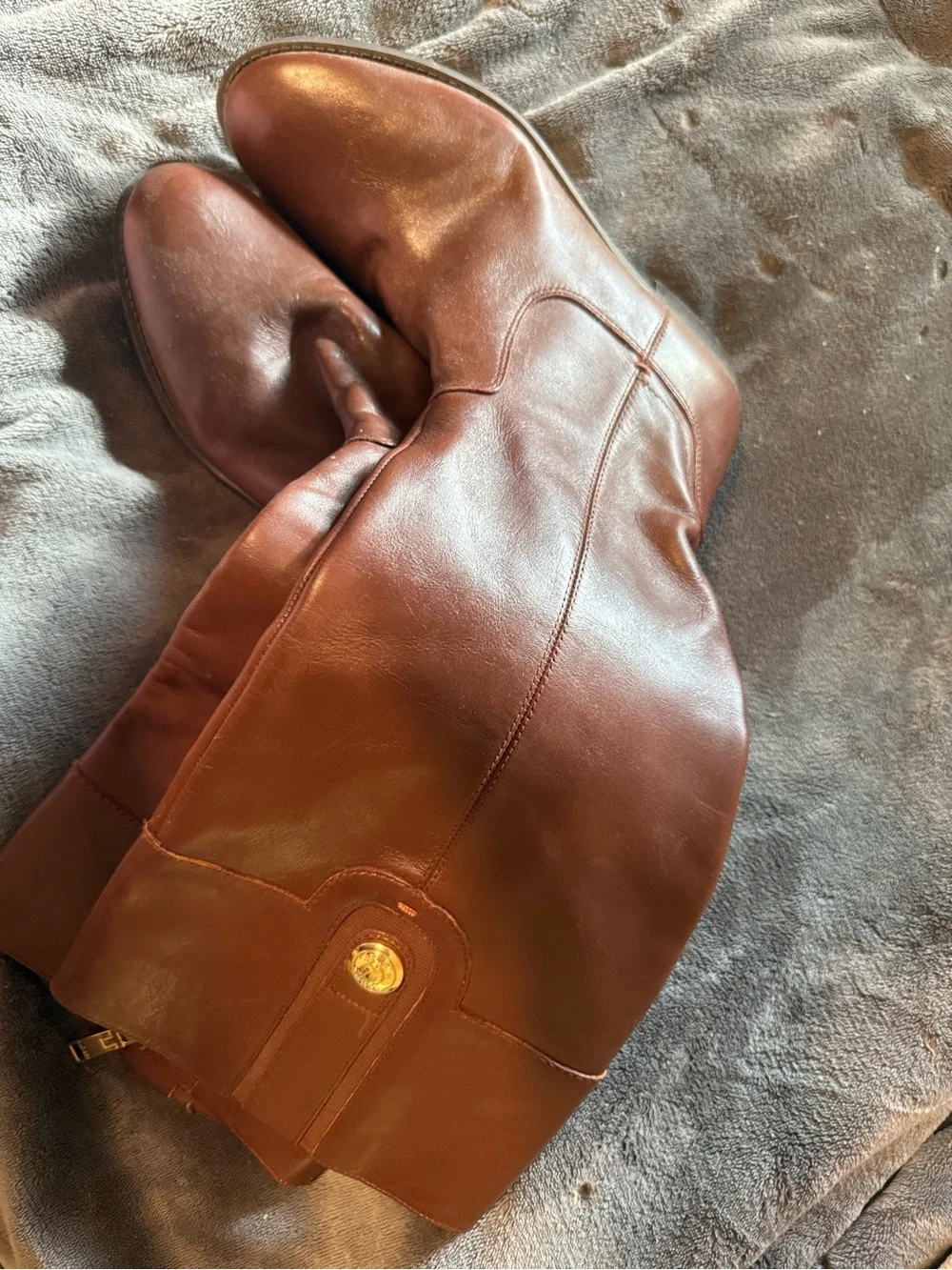Tommy Hilfiger Cognac Leather Boot with Gold Logo - Zip up